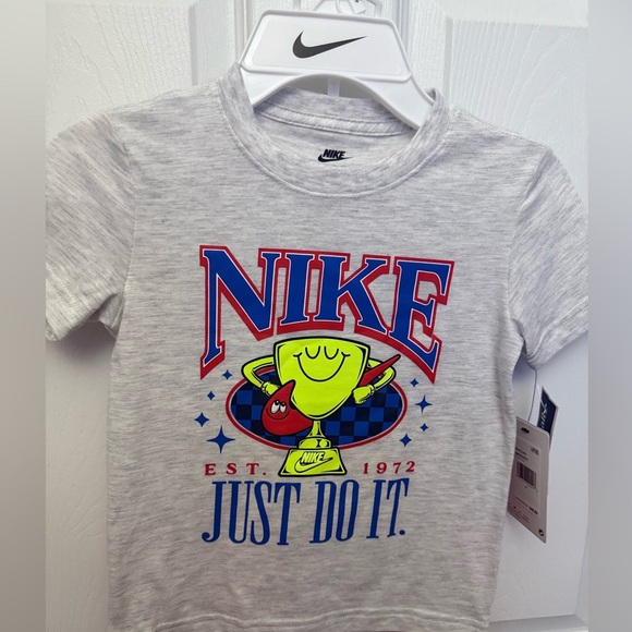 NWT Nike Gray and Red “Just Do It” Shortset, Size 4 - Picture 3 of 5